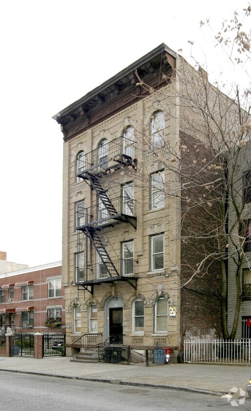 Foto del edificio - 354 Chauncey St