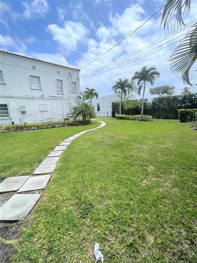 Foto del edificio - 5116 SW 57th Ave