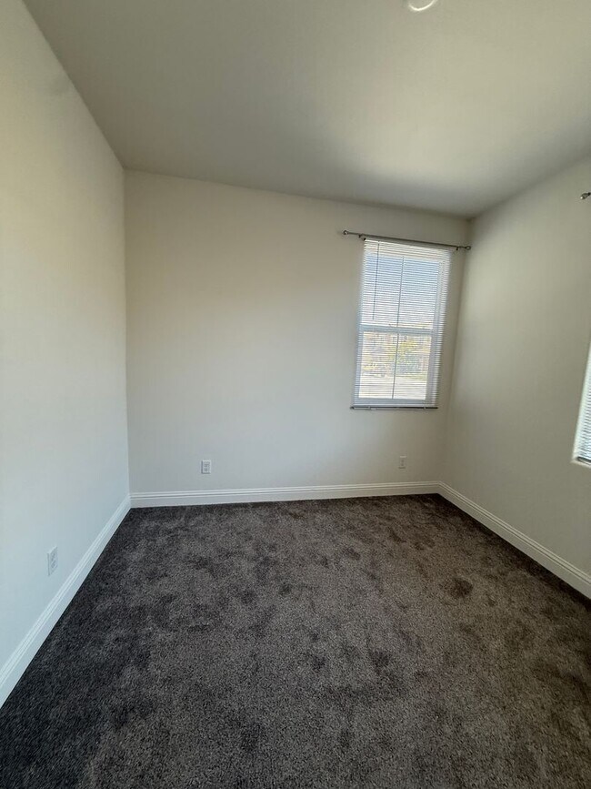 Foto del edificio - Beautiful Newer Two Story Home in The Gated Community of HG Gardens