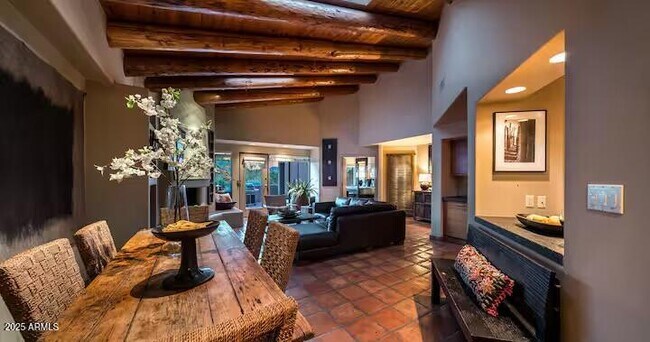 Foto del edificio - 9165 E Sunflower Ct