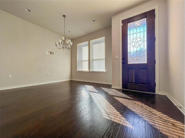 Foto del edificio - 9002 Palmito Dr