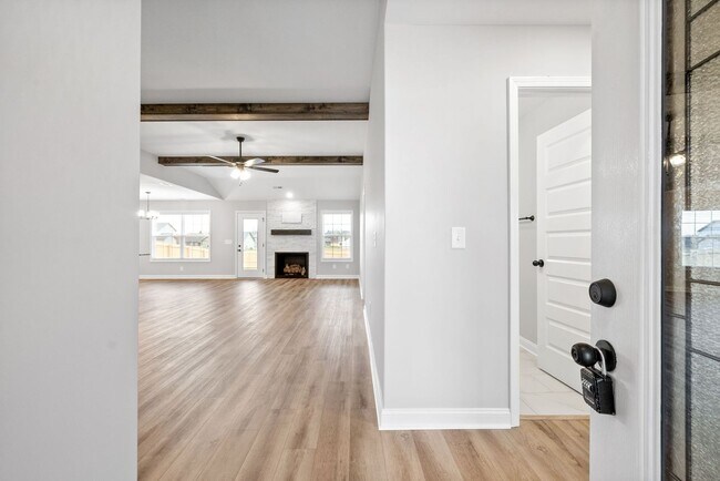 Foto del edificio - 3 Bedroom Home For Rent Near Liberty Church Road!