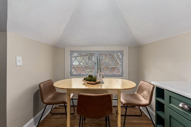 Foto del edificio - Unique Top-Floor Home in Denver's Coveted Cheesman Park Neighborhood