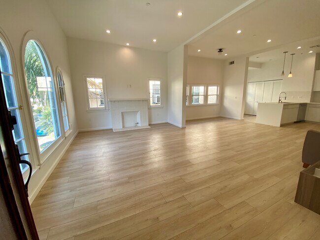 Foto del edificio - 400 N Gardner St