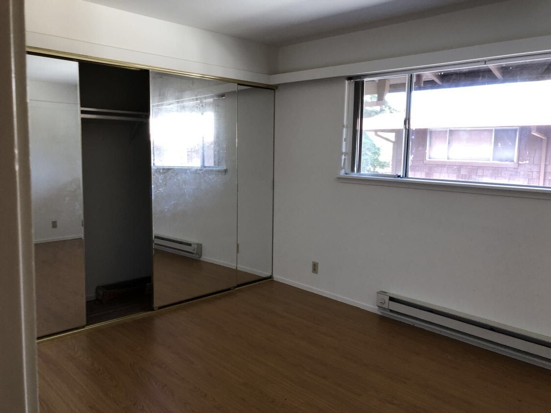 bedroom - 500 W Middlefield Rd