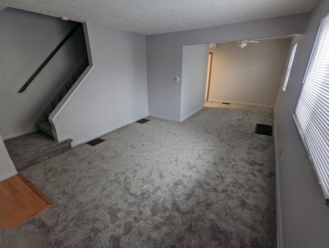 Building Photo - 4052-4054-4054 Halsey Pl