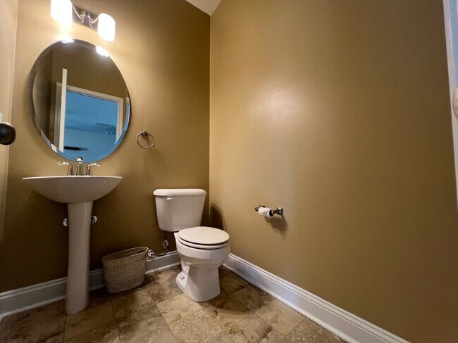 Foto del edificio - 4411 Low Oak Ct