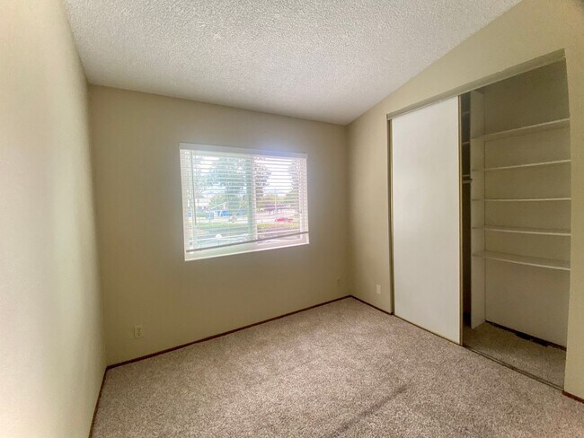 Foto del edificio - CUTE, COMFY & CONVENIENT CONDO IN UNION CITY