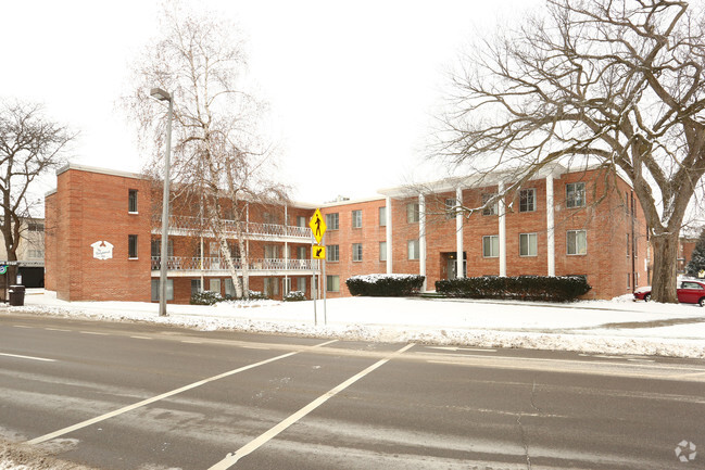 Primary Photo - The Wedgewood Apartments