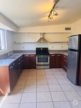 Building Photo - 3025 E Blacklidge Dr
