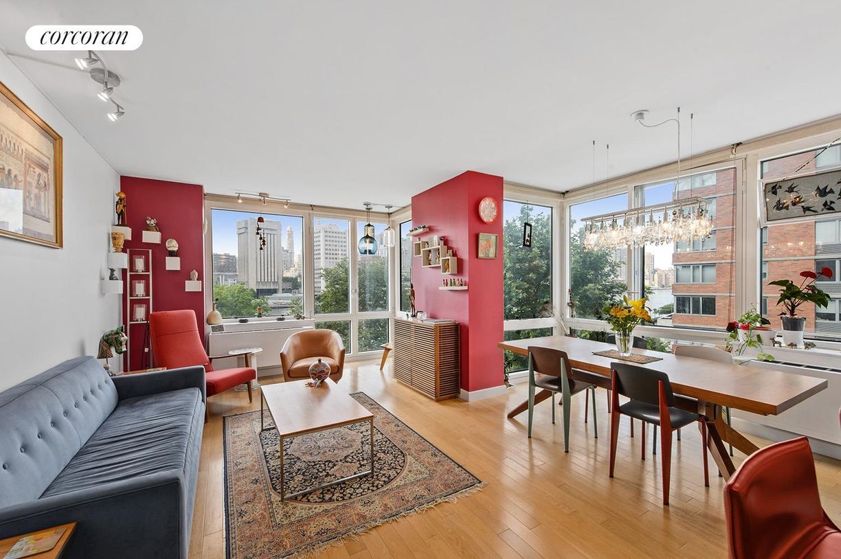 Foto principal - 415 E Main St