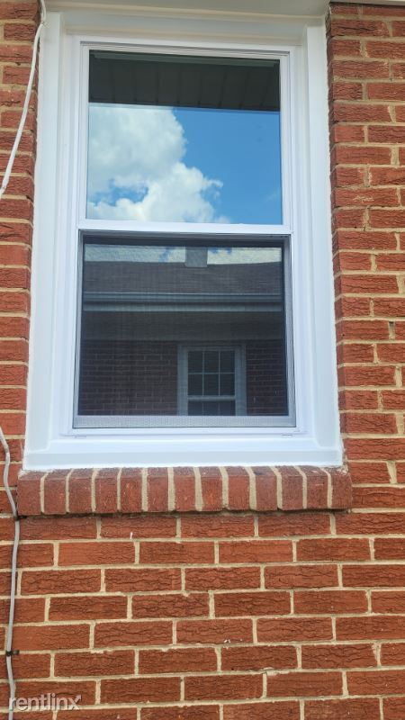 Building Photo - 7 br, 3 bath House - 1744 Allison St NE