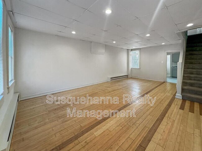 Foto del edificio - 537 Woodward St