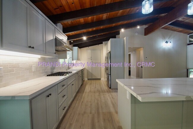 Foto del edificio - Beautifully Remodeled Corte Madera Home!