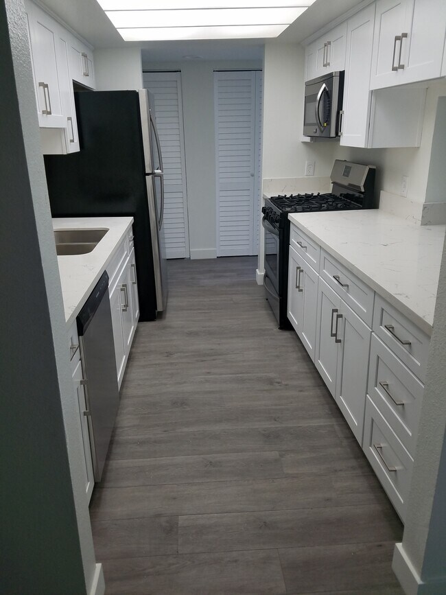 Foto del edificio - 731 S Detroit St