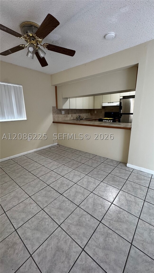 Foto del edificio - 885 SE 13th Rd