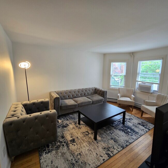 Foto del edificio - 4137 N Bernard St