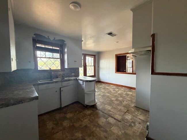 Building Photo - 1103 Florida St