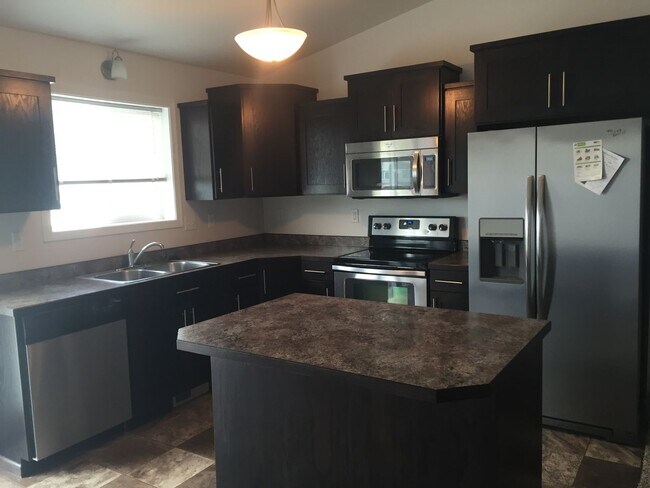 Foto del edificio - 3 Bed 2 Bath Twin home