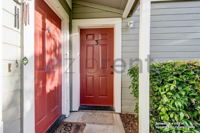 Building Photo - Unit 3