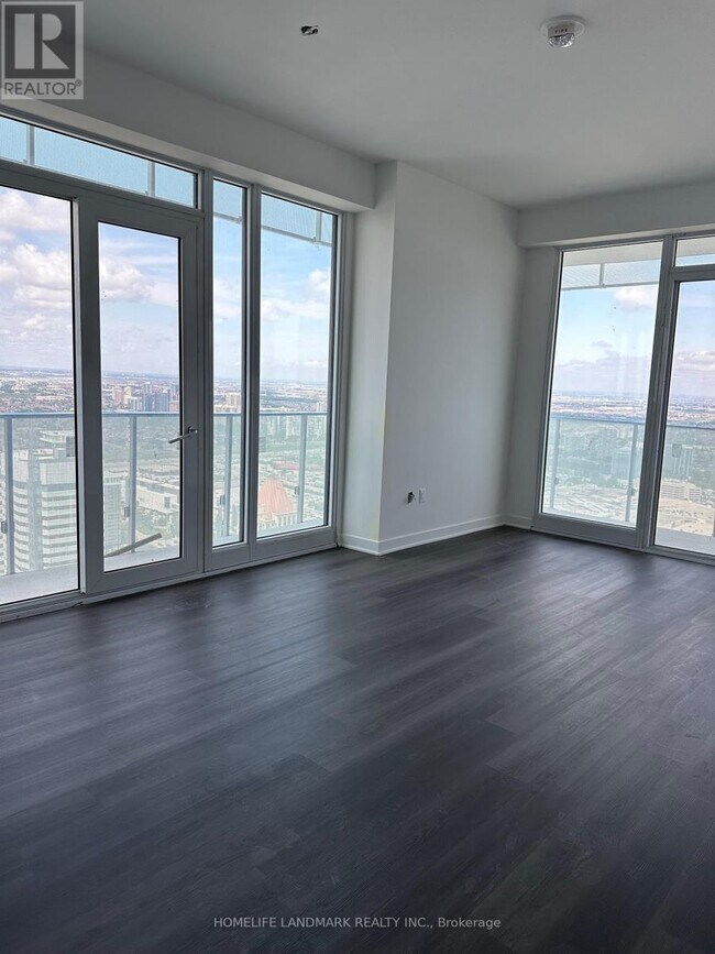 Photo du bâtiment - 3900 Confederation Pkwy