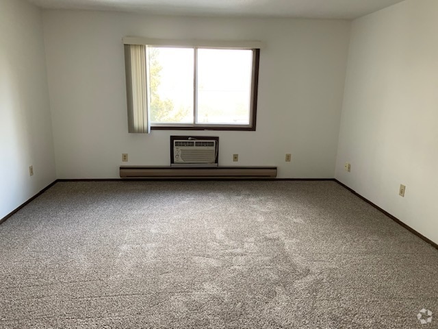 Building Photo - 4404 Markle Rd