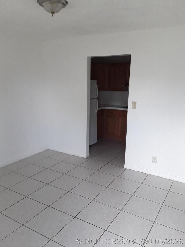 Foto del edificio - 7664 Kimberly Blvd