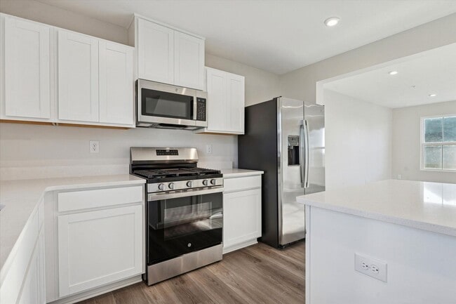 Foto del edificio - Brand-New Ryan Homes End Unit Townhome – Be the First to Move In!
