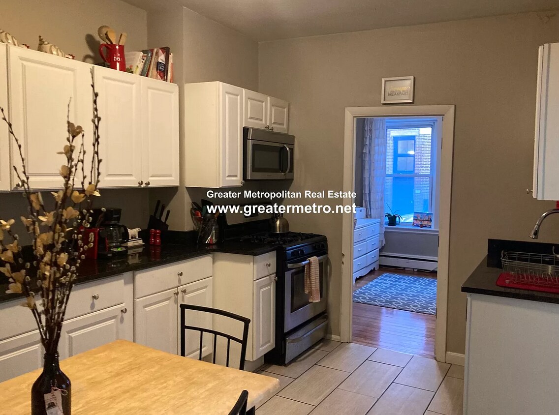 Foto principal - 166 Endicott St