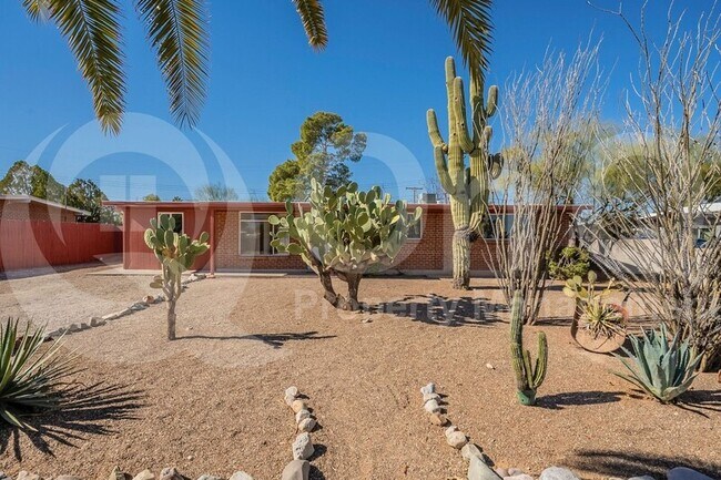 Foto del edificio - 2020 S Avenida Ursa
