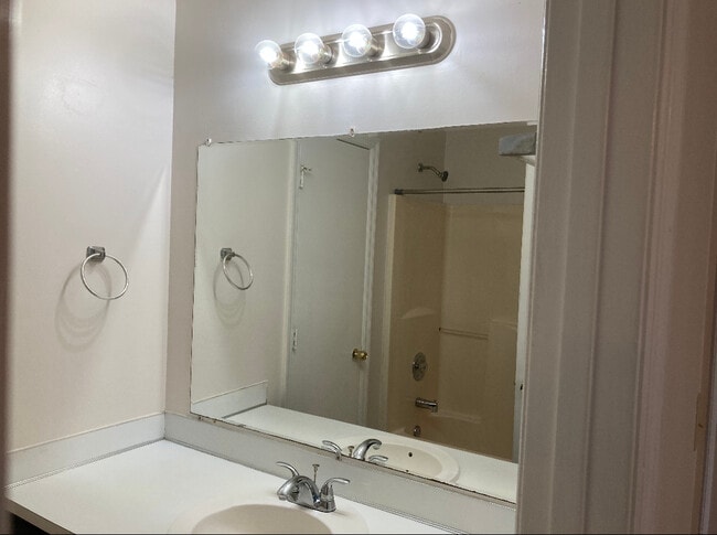 bathroom - 2930 Lee Rd 430