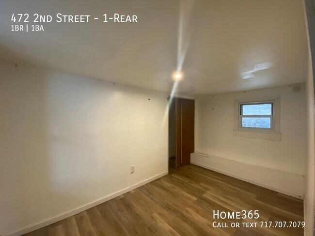 Building Photo - $200 off the first months rent!! 1 Bedroom...