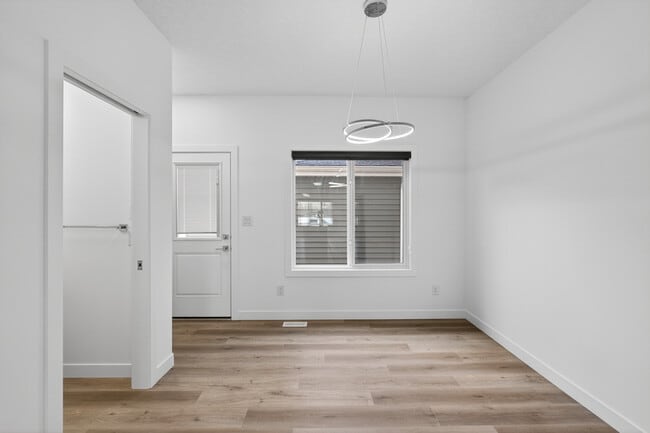 Building Photo - 28 Renwyck Pl