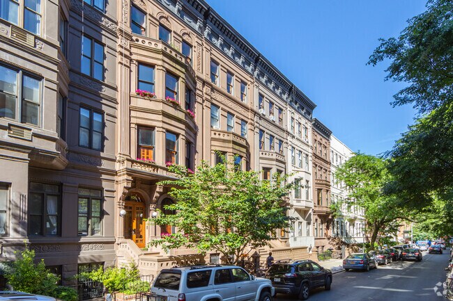 Building Photo - 108 W 75th St