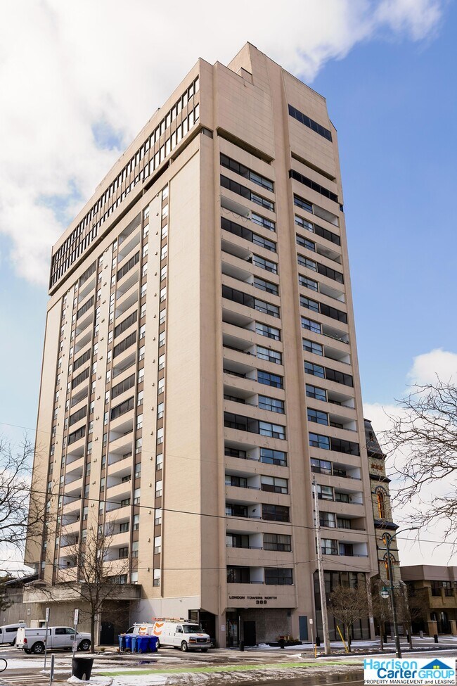Building Photo - DOWNTOWN Condo * ALL INCLUSIVE 3+ DEN * 2 ...