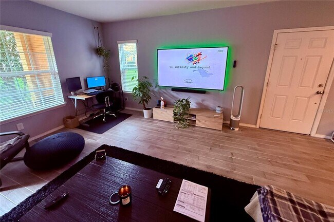 Foto del edificio - 4743 Chatterton Way