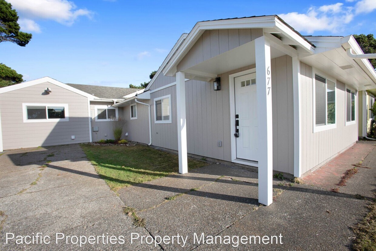 2 br, 2 bath House 677 Harrison Ave SW House Rental in Bandon, OR