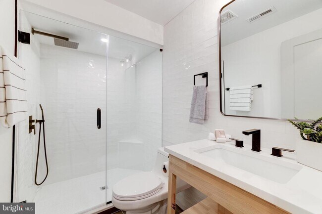 Bathroom - 4627 43rd Pl NW