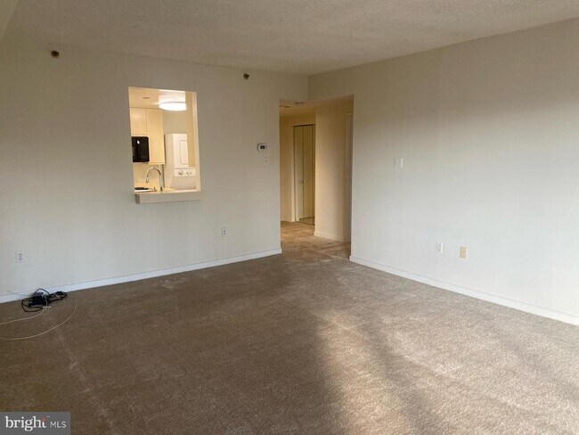 Foto del edificio - 1530 Key Blvd
