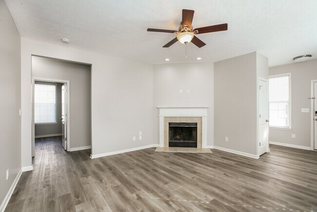 Foto del edificio - 3400 Roundlake Lane