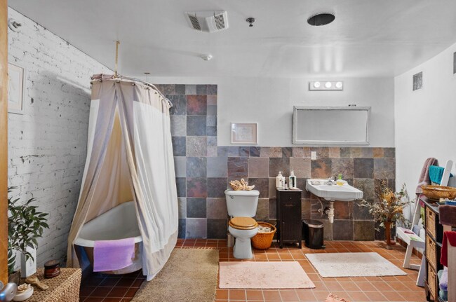 Building Photo - 61 Prospect Ave