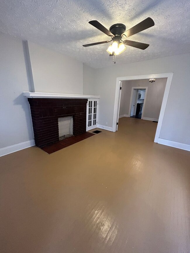 Building Photo - 2229-2231 E 5th Ave