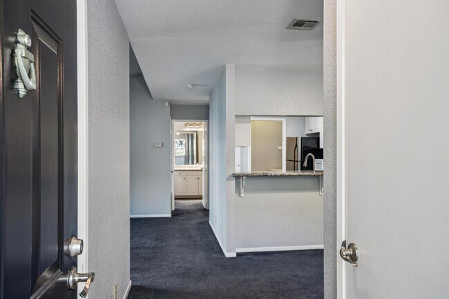 Foto del edificio - 600 Canyon Oaks Dr
