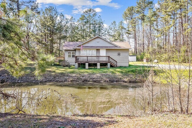 Building Photo - Country Living at its Best! 2 bedroom-2 ba...