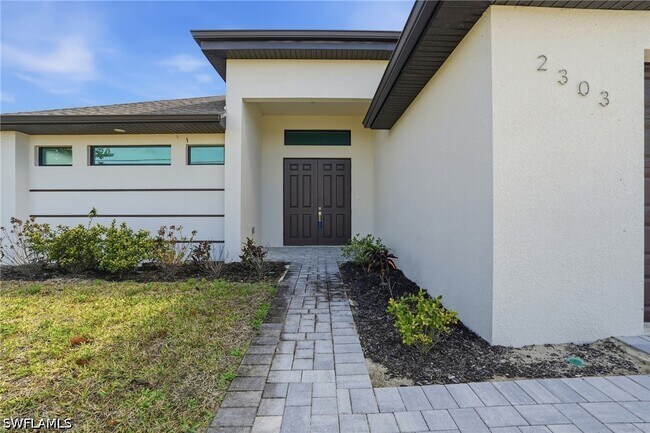 Foto del edificio - 2303 NW 18th Pl
