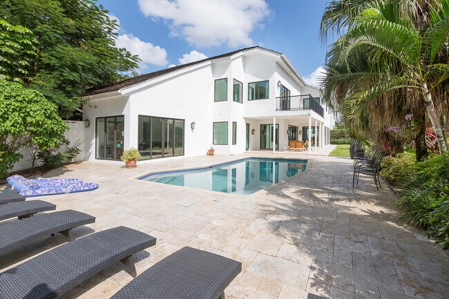 Building Photo - 2905 Polo Island Dr