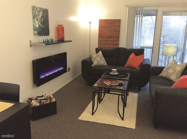 Foto del edificio - 1701 Broadview Ln