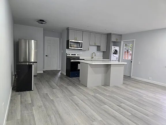 Foto principal - 33536 3rd St