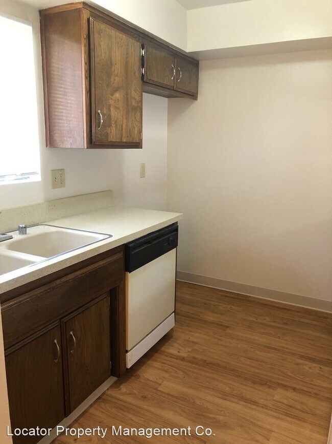 Building Photo - 204 Jardin Ct