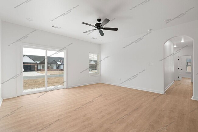 Foto del edificio - 8809 Bainbridge Ct